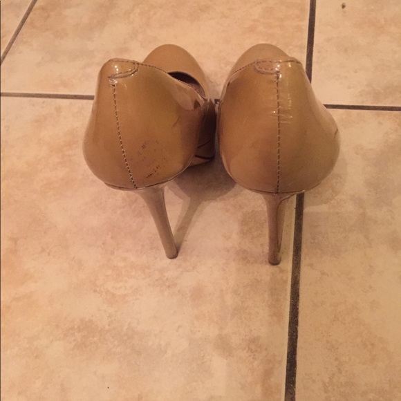 STEVE MADDEN BEVV Nude Platform Round-toe Pumps - Picture 3 of 4